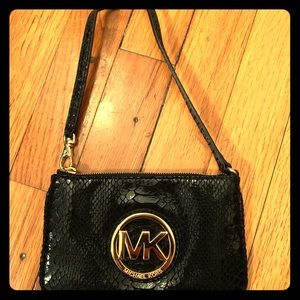 Black Micheal Kors wristlet